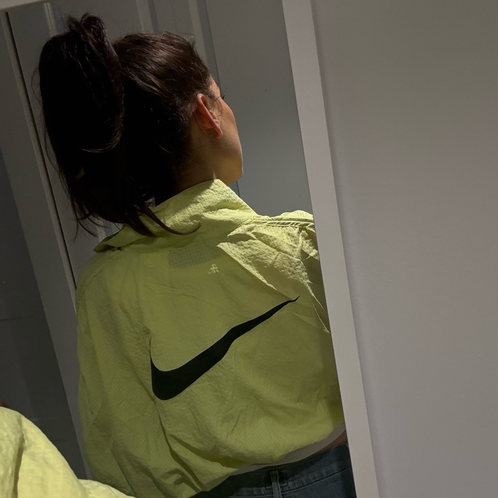 Nike Yellow Ripstop Cropped Jacket - Picture 4 of 9